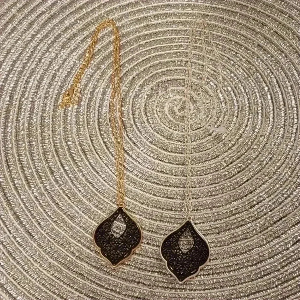 SET OF 2 BLACK GOLD SILVER NECKLACES - Picture 4 of 4